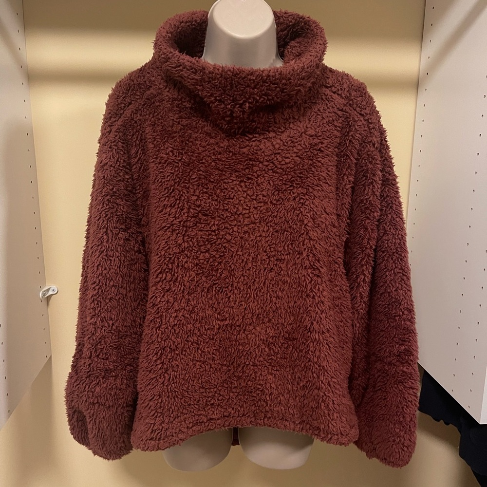 Lululemon Maroon Sherpa Pullover - Picture 2 of 11